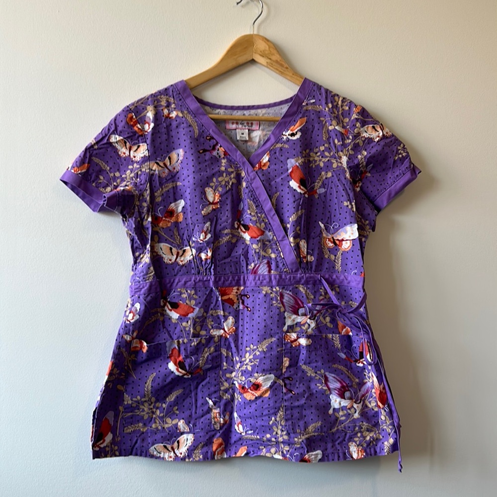 Scrub top